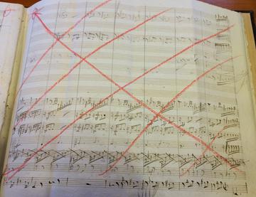 The photo shows bars removed in Antonio Pasculli's manuscript of Concerto per oboe sopra motivi dell'opera I Vespri Siciliani (c. 1872)