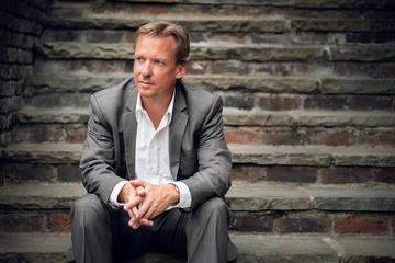 loges stephan portrait 3 col  credit helena cooke