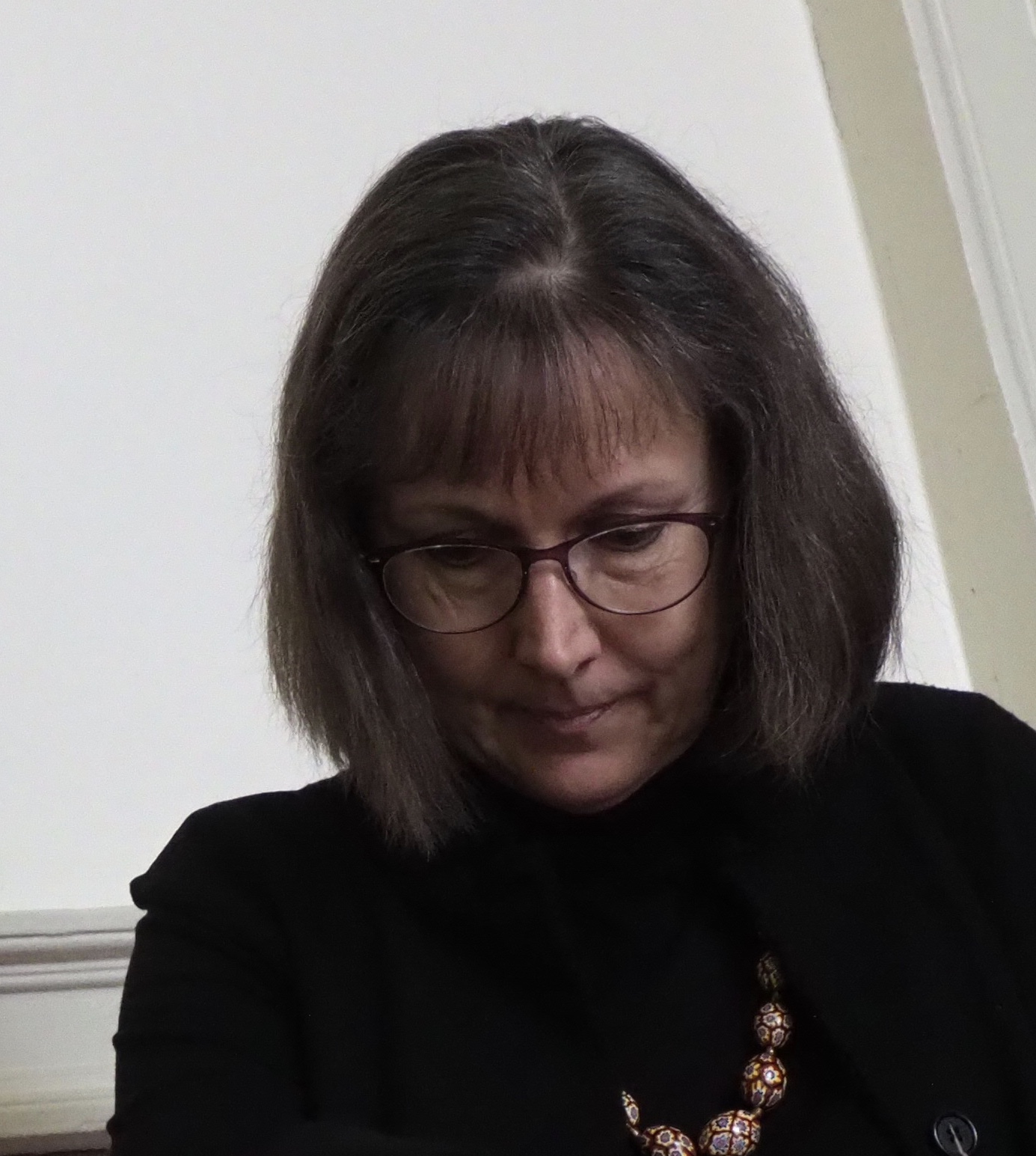 Dr Esther Cavett